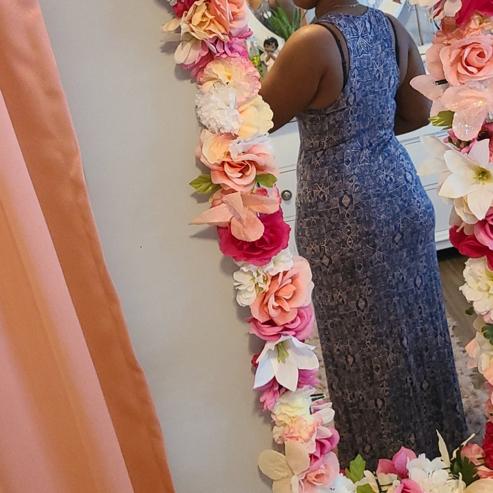 Dress - Picture 2 of 4